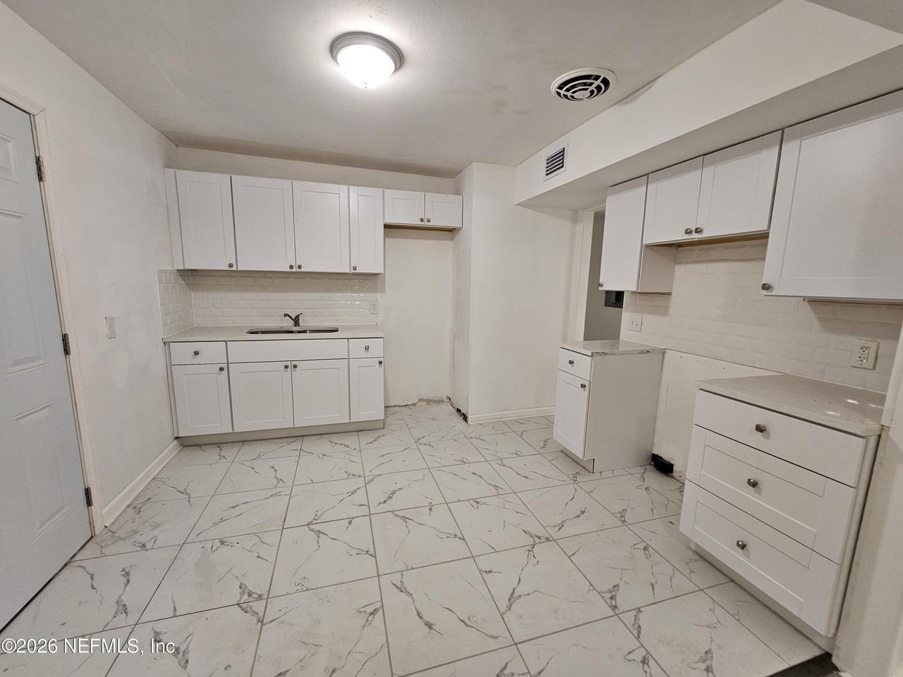 11226 Inez Dr - Photo 5 of 13