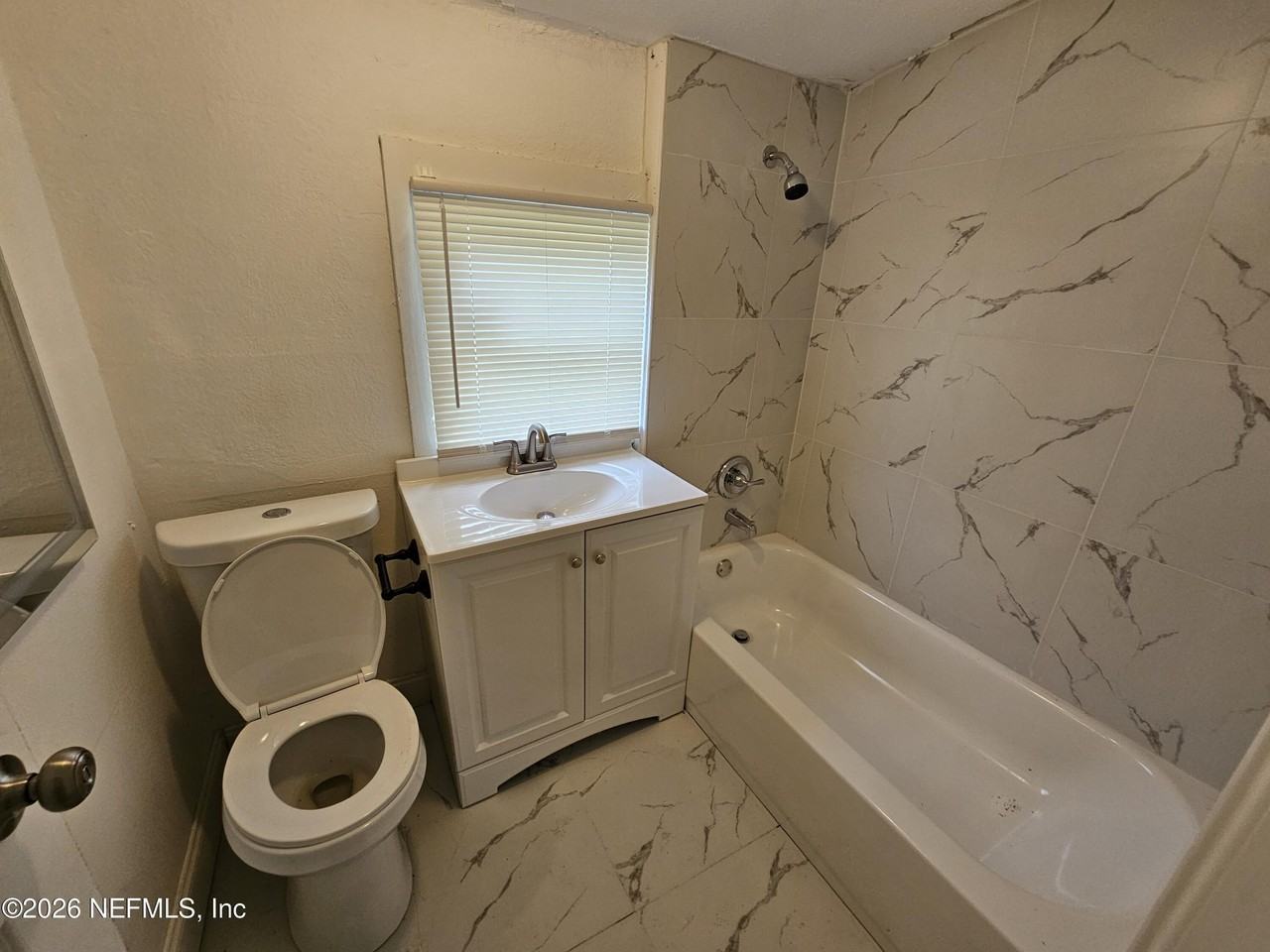 2009 Almeda St - Photo 4 of 11