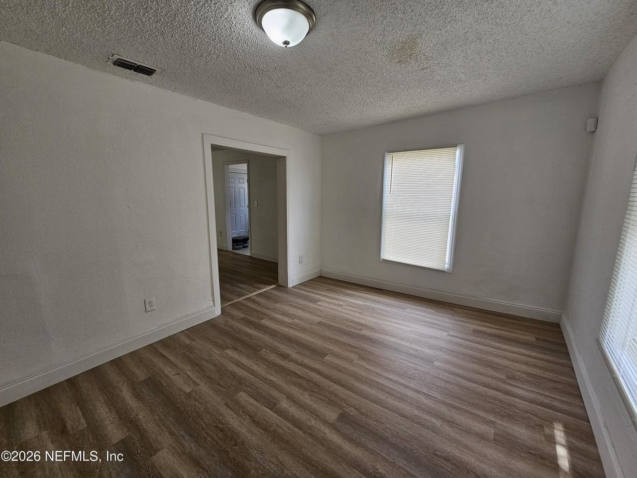 2009 Almeda St - Photo 5 of 11