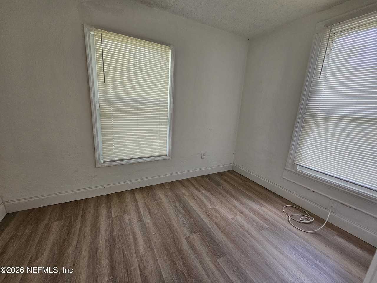 2009 Almeda St - Photo 6 of 11