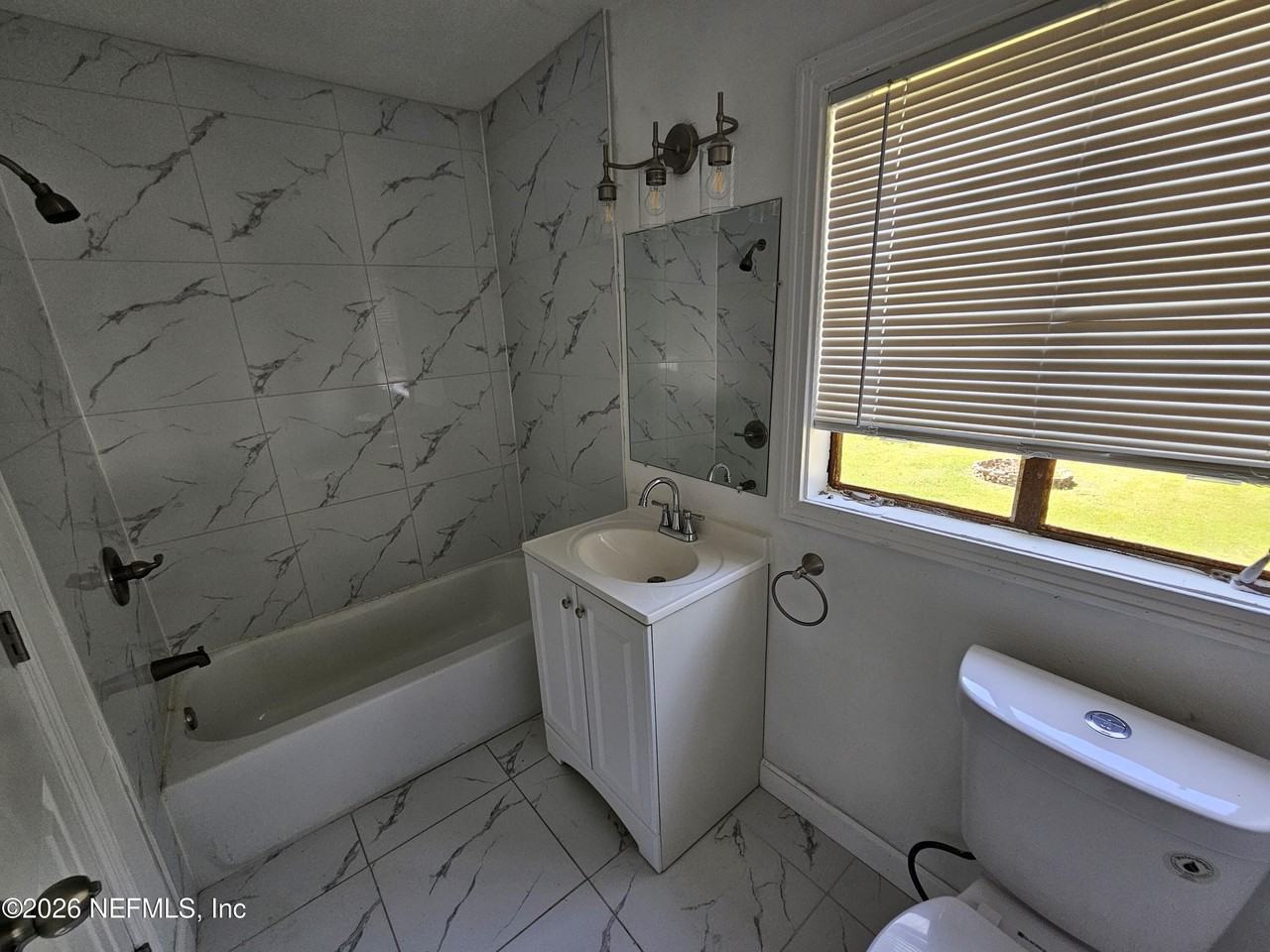 3129 Lowell Ave - Photo 3 of 7