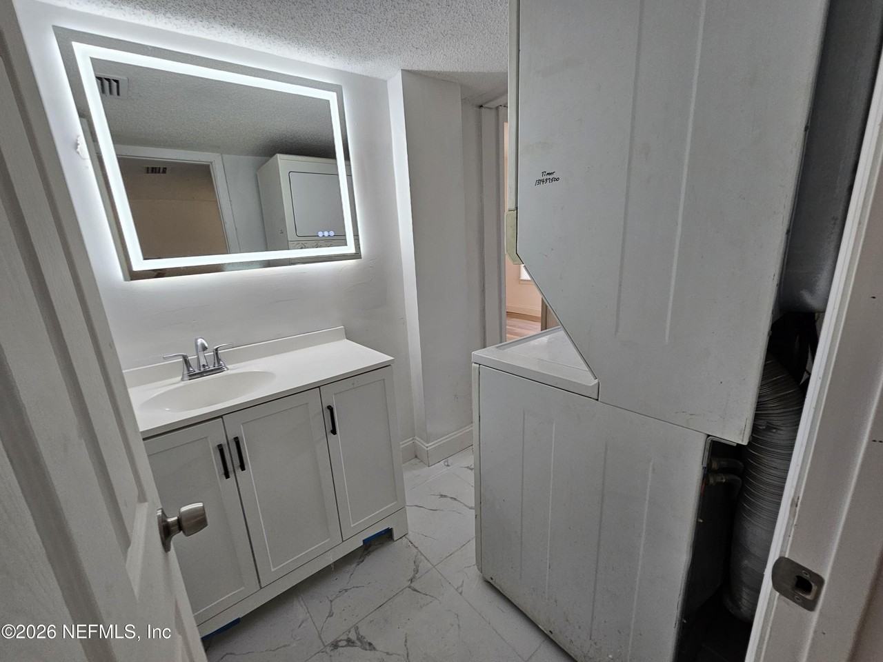 3920 N Davis St - Photo 4 of 12