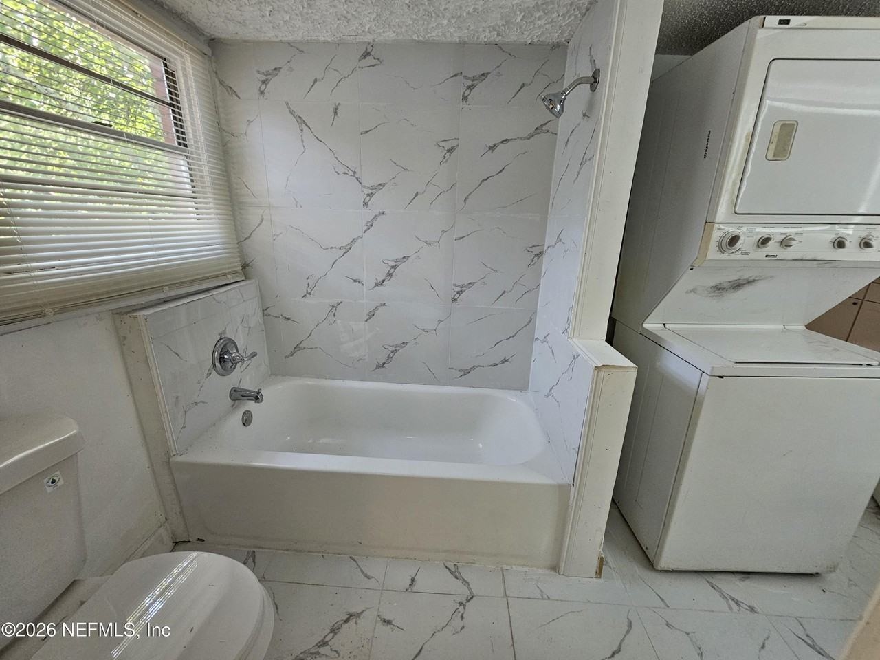3920 N Davis St - Photo 7 of 12