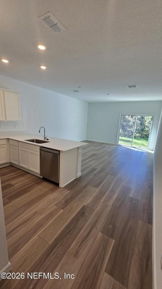 653 Holly Lakes Dr - Photo 5 of 17