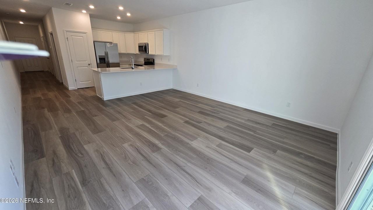 653 Holly Lakes Dr - Photo 7 of 17