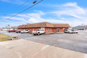 featured image of 905 W North St