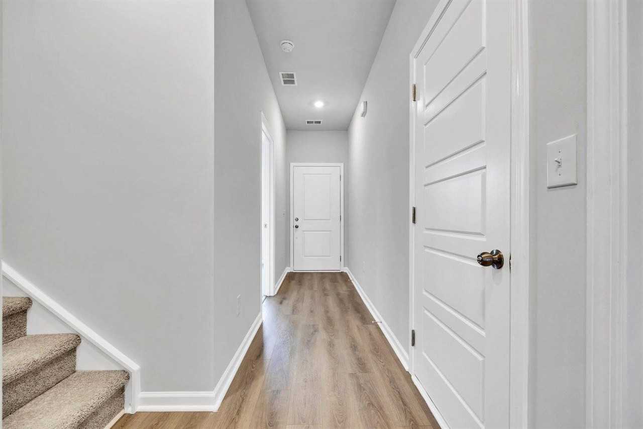 138 Talladega Dr - Photo 3 of 25