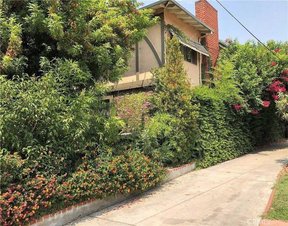 611 E Maple St - Photo 2 of 31