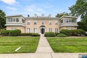 featured image of 61 Glenwood Rd