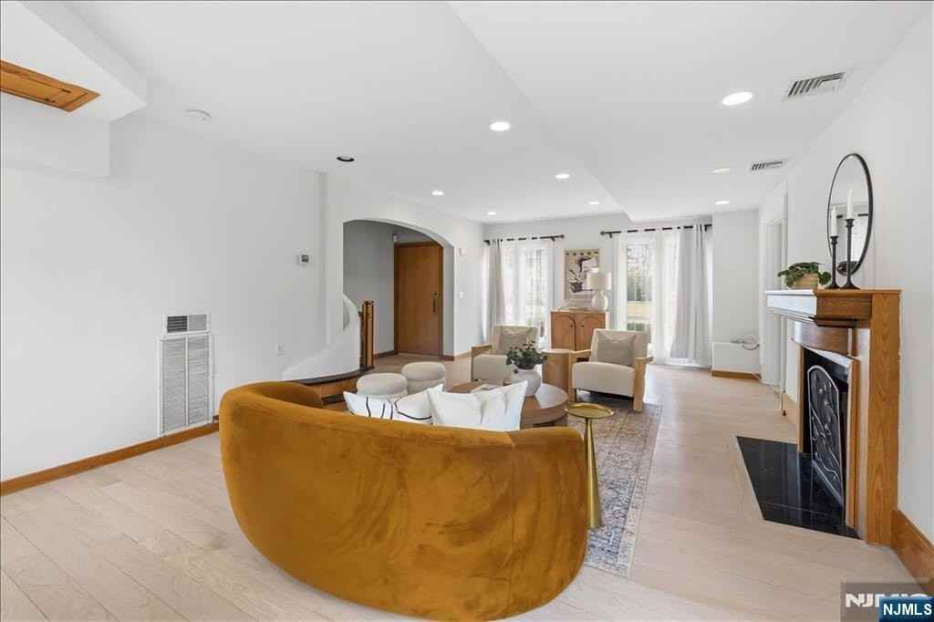 61 Glenwood Rd - Photo 6 of 25