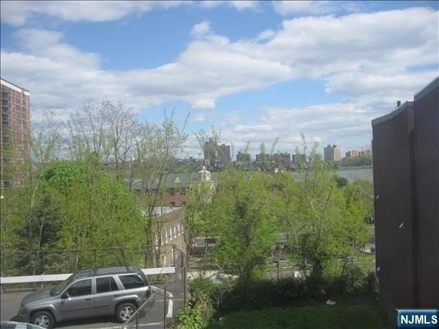 13 Columbia Ter #B - Photo 5 of 7