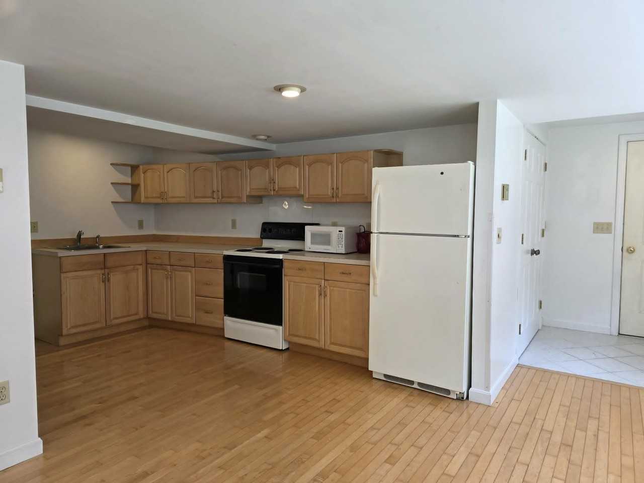 132 1st Crown Point Rd #BS - Photo 3 of 16