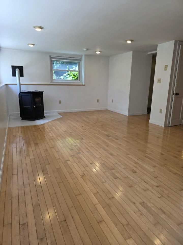 132 1st Crown Point Rd #BS - Photo 4 of 16