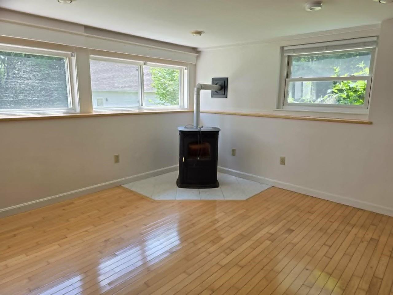 132 1st Crown Point Rd #BS - Photo 5 of 16