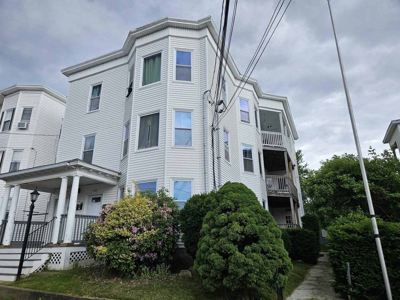 637 Harvard St #2A - Photo 2 of 7