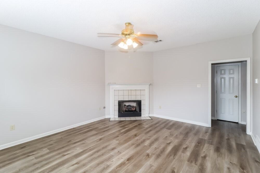 784 Breeze Way - Photo 5 of 17