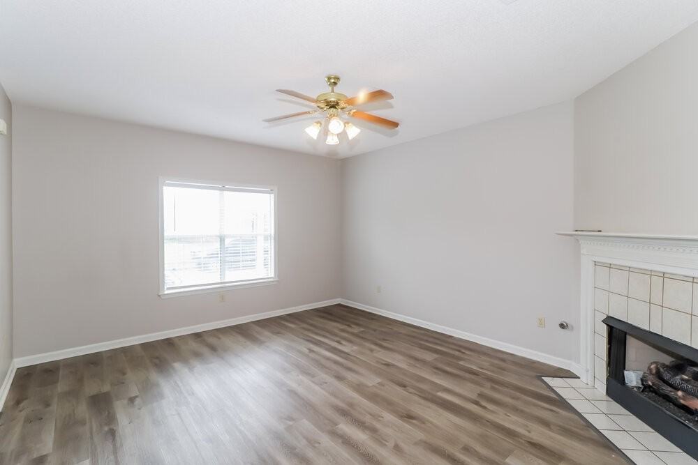 784 Breeze Way - Photo 6 of 17
