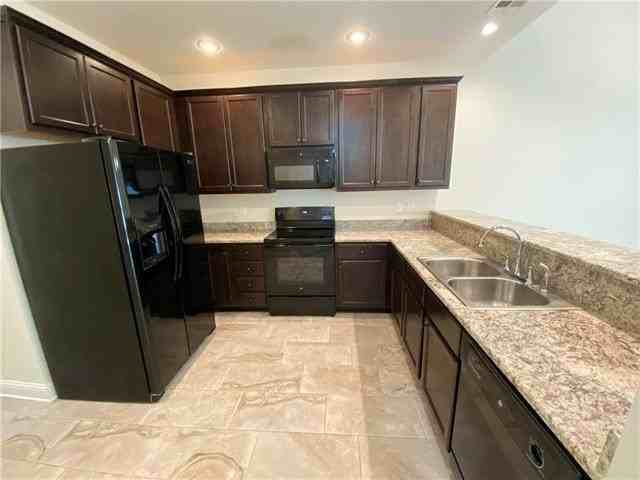 712 Heavens Dr #C - Photo 4 of 21