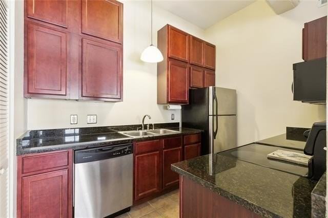 333 Julia St #509 - Photo 5 of 11
