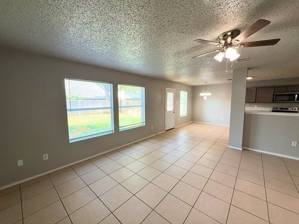 3952 Golden Horn Ln - Photo 7 of 29