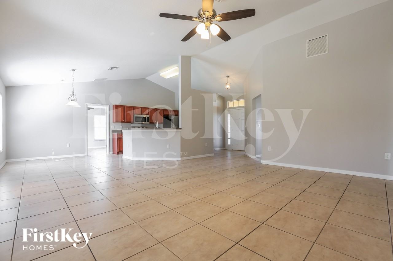 2925 Silas Ave - Photo 3 of 15