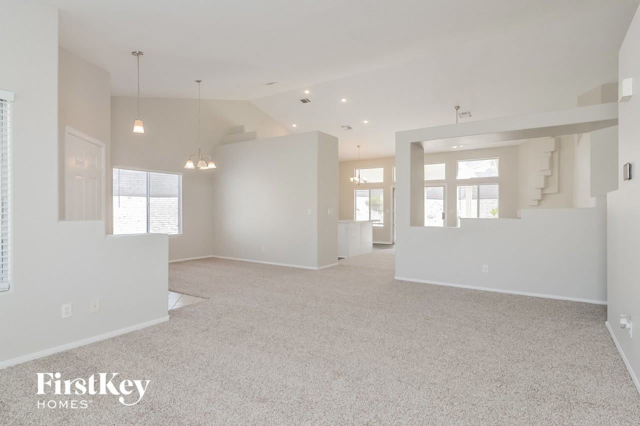 107 Workman Ct - Photo 3 of 15