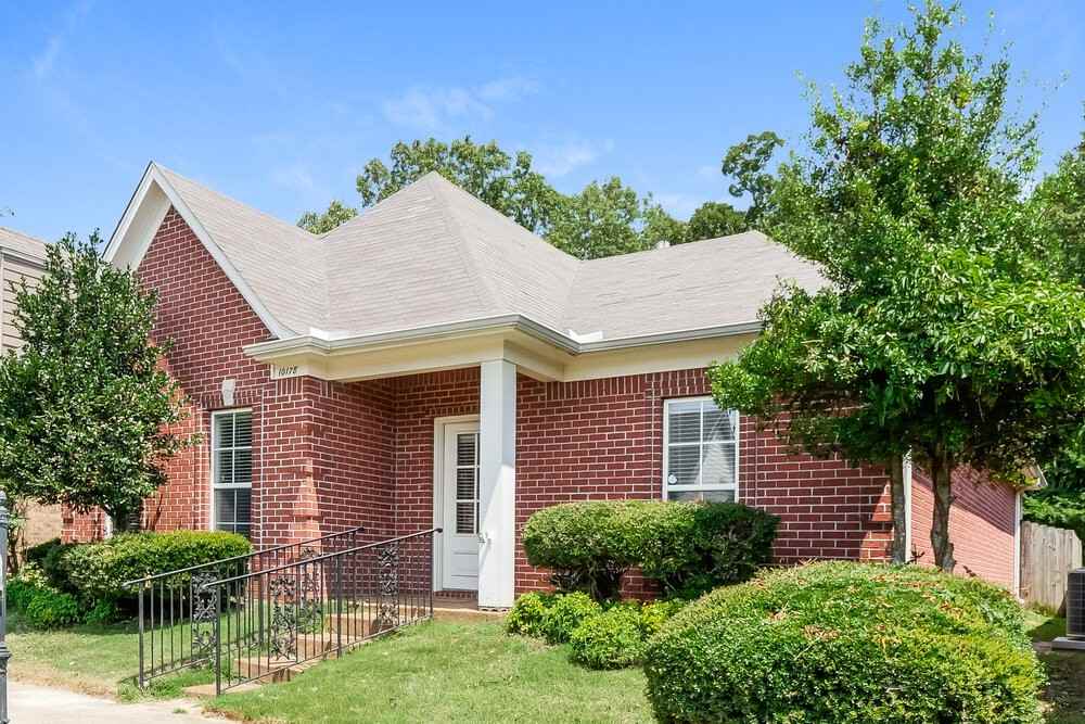 10178 Morning Hill Dr - Photo 3 of 16