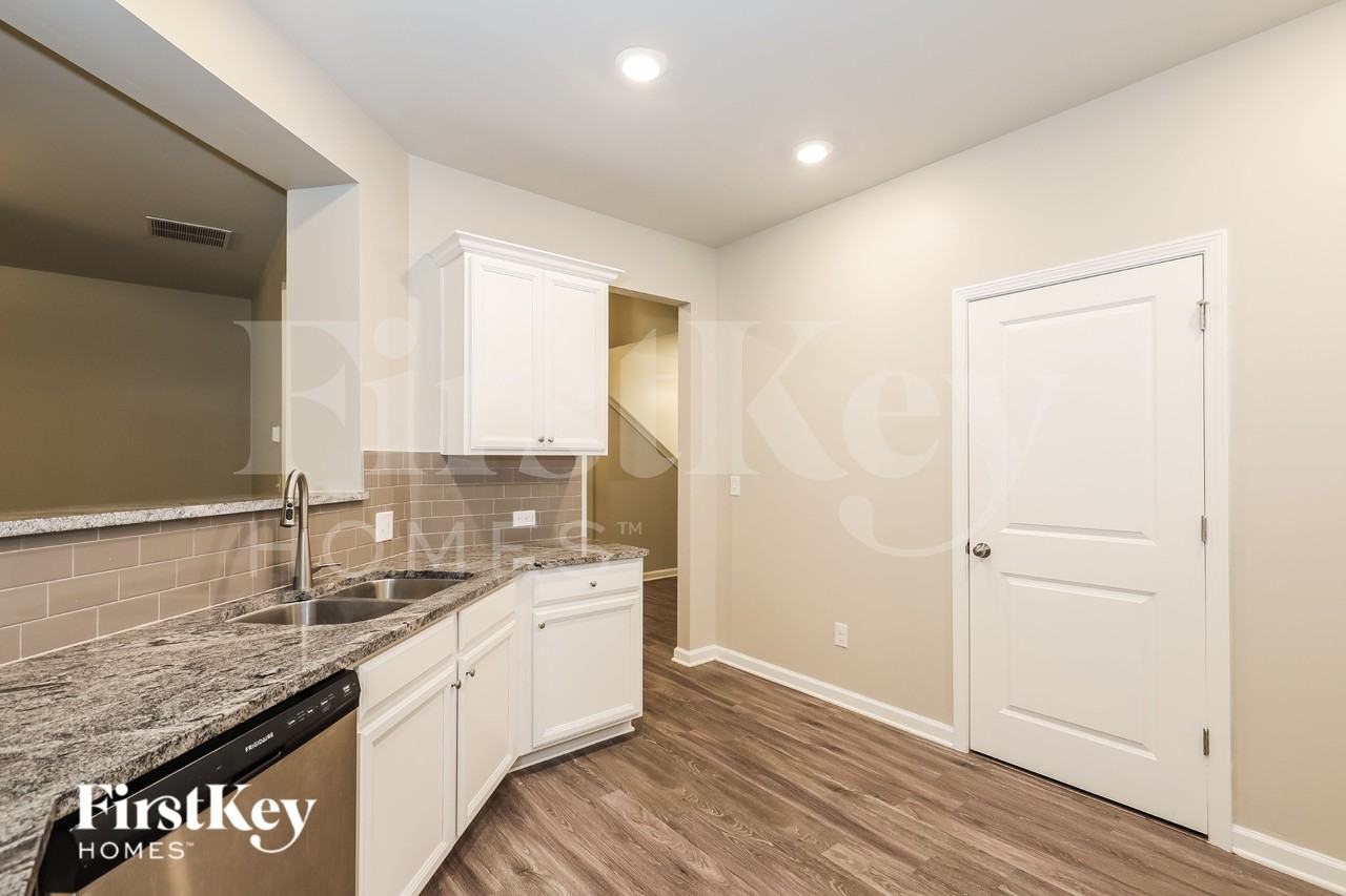 3628 Moon Crest Dr - Photo 6 of 16