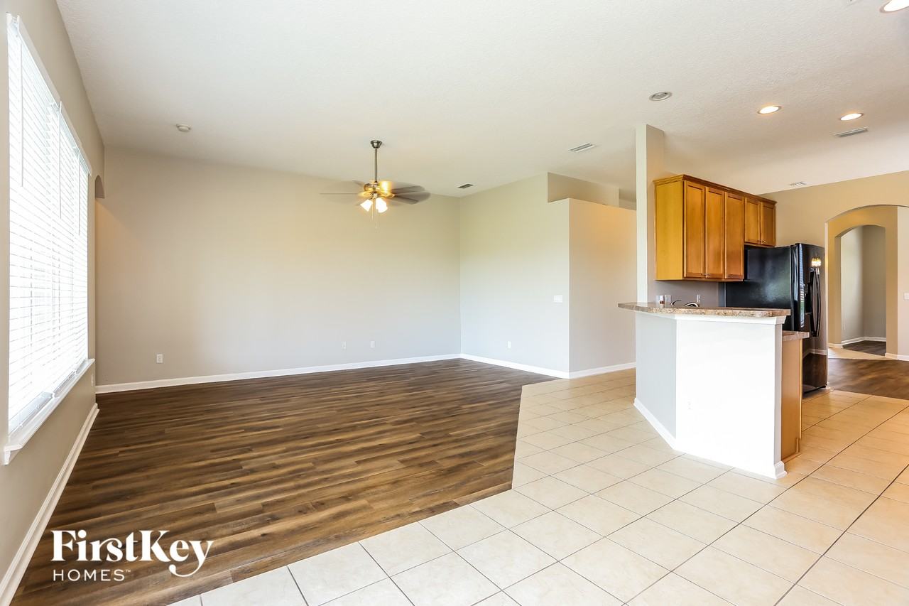 13966 Devan Lee Dr N - Photo 4 of 15