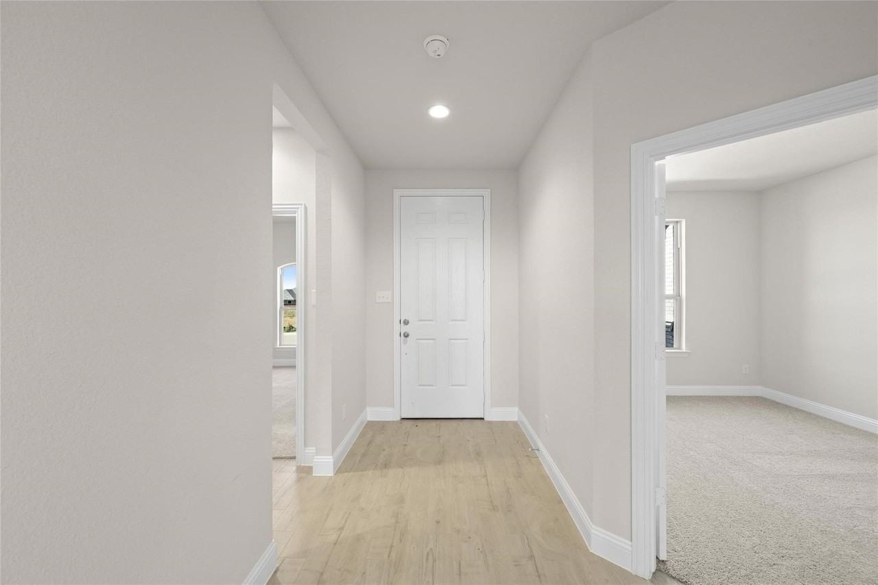 232 Restoration Ave - Photo 2 of 12