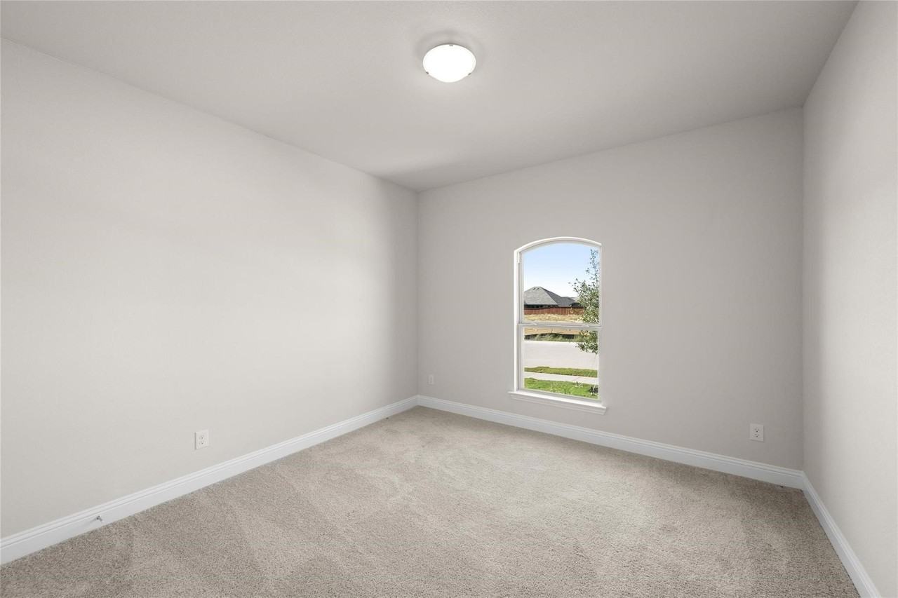 232 Restoration Ave - Photo 3 of 12