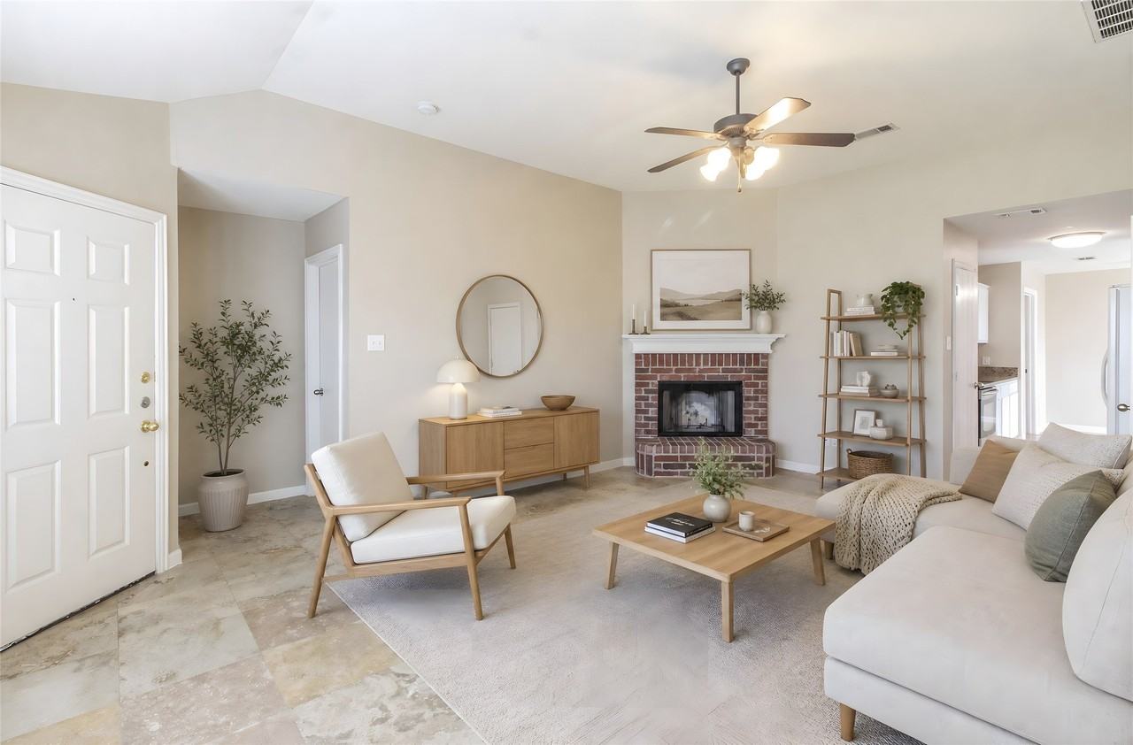 1070 Mellanie Ln - Photo 5 of 22