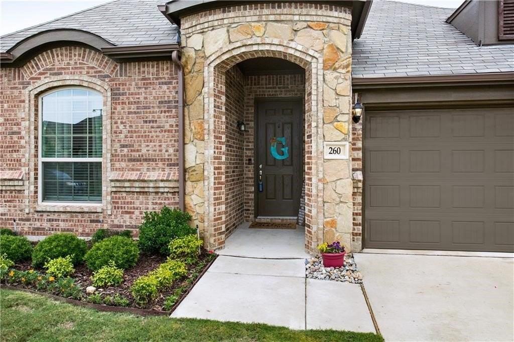 260 Hilltop Dr - Photo 2 of 25