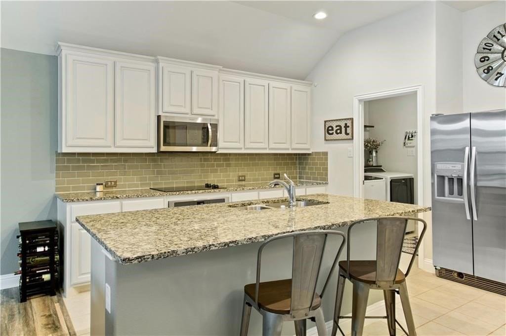 260 Hilltop Dr - Photo 4 of 25