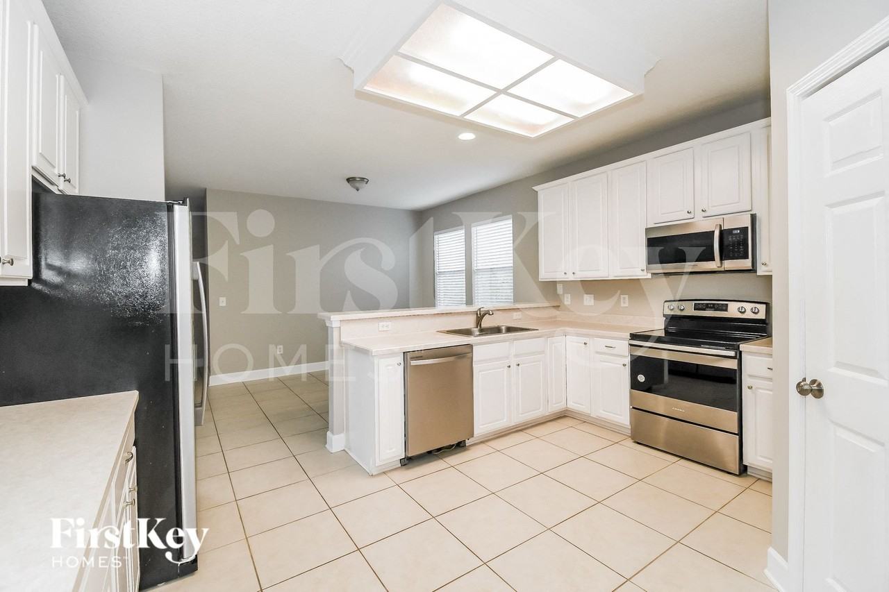 2305 Yellow Jasmine Ln - Photo 6 of 16