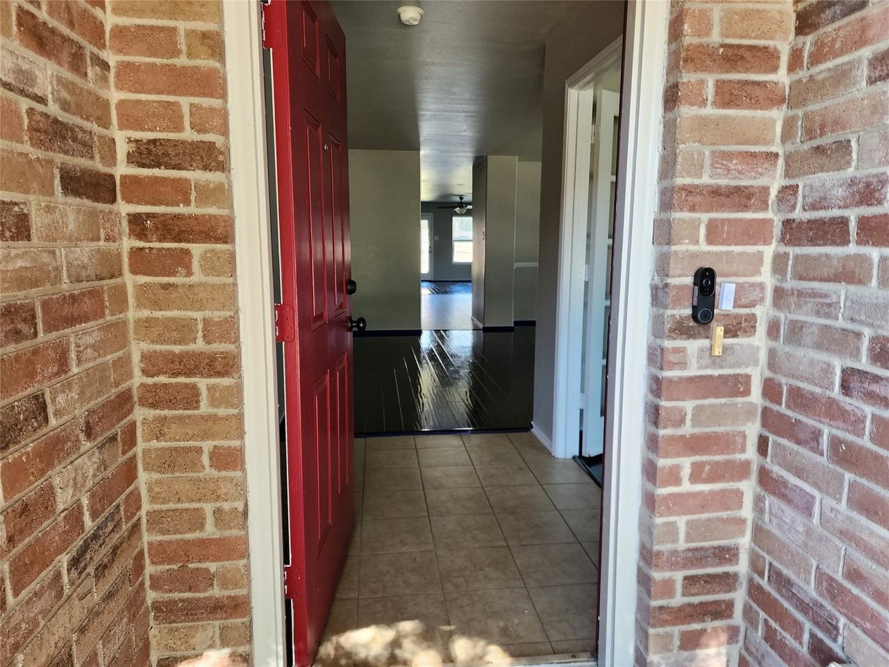 700 Swan Dr - Photo 2 of 18