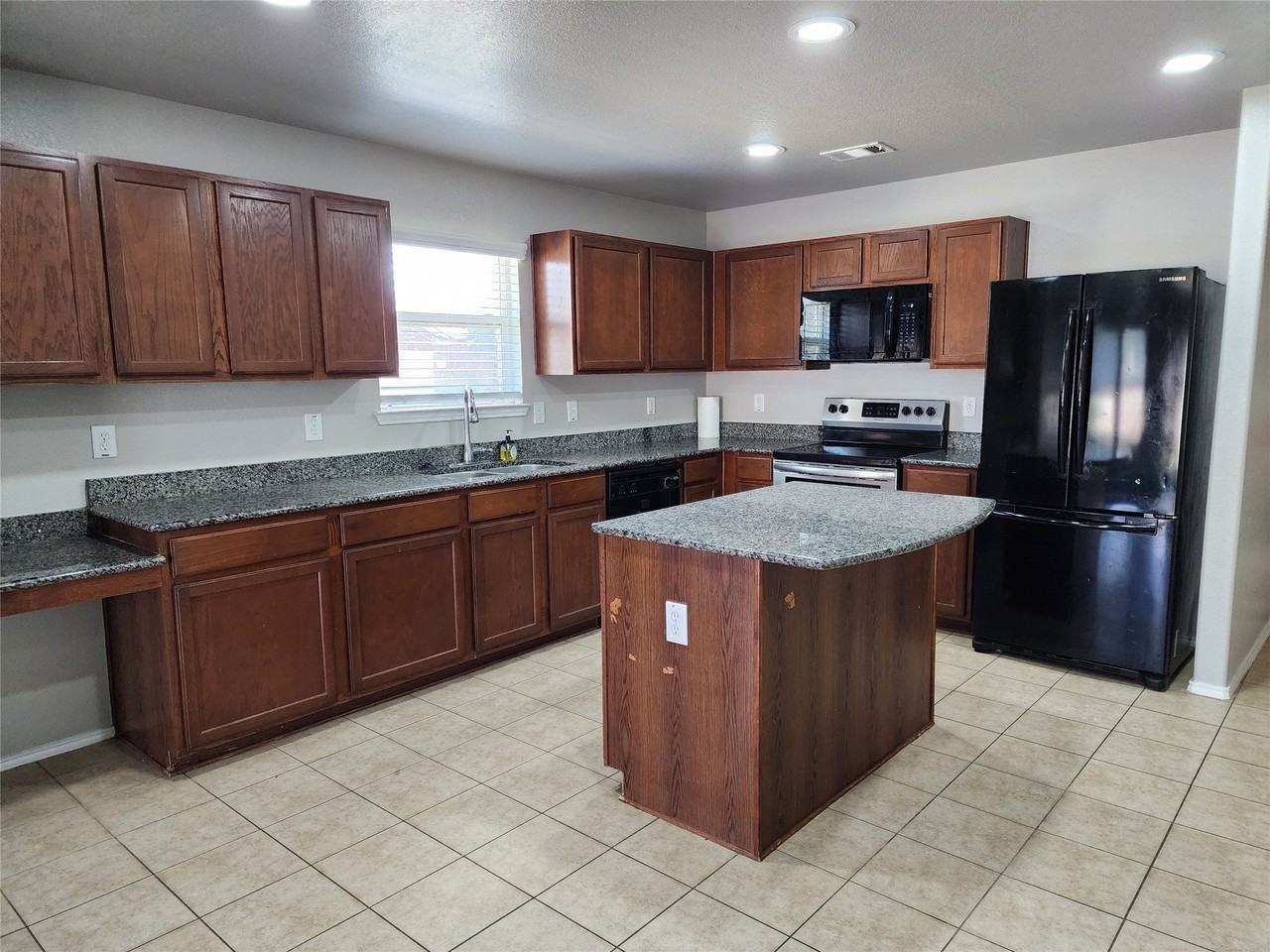 700 Swan Dr - Photo 7 of 18