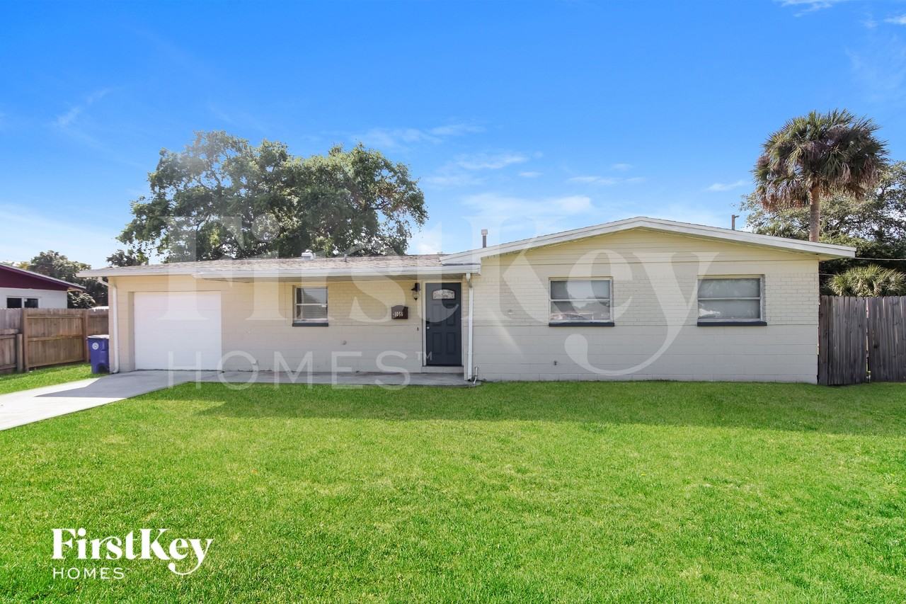 1056 Matador Dr - Photo 2 of 15