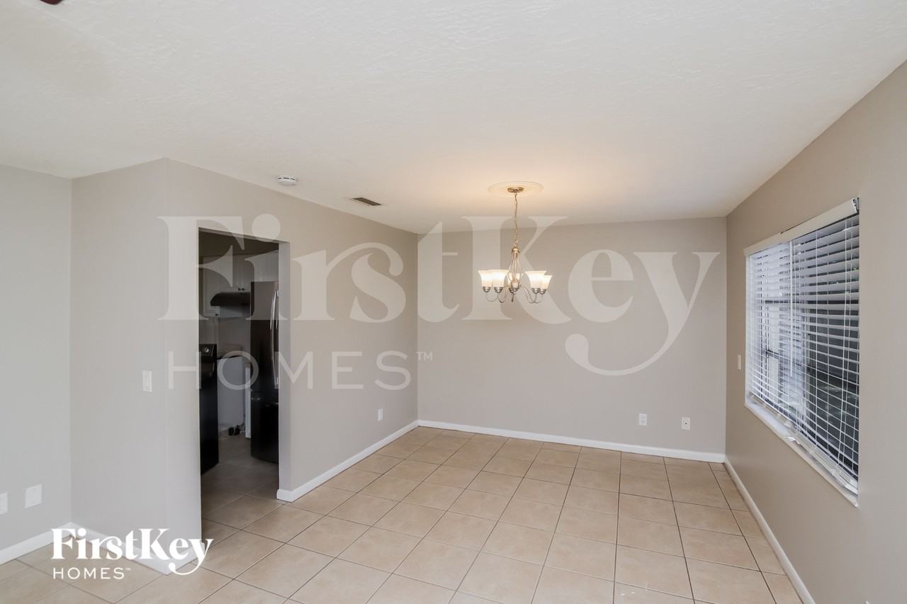 1056 Matador Dr - Photo 5 of 15