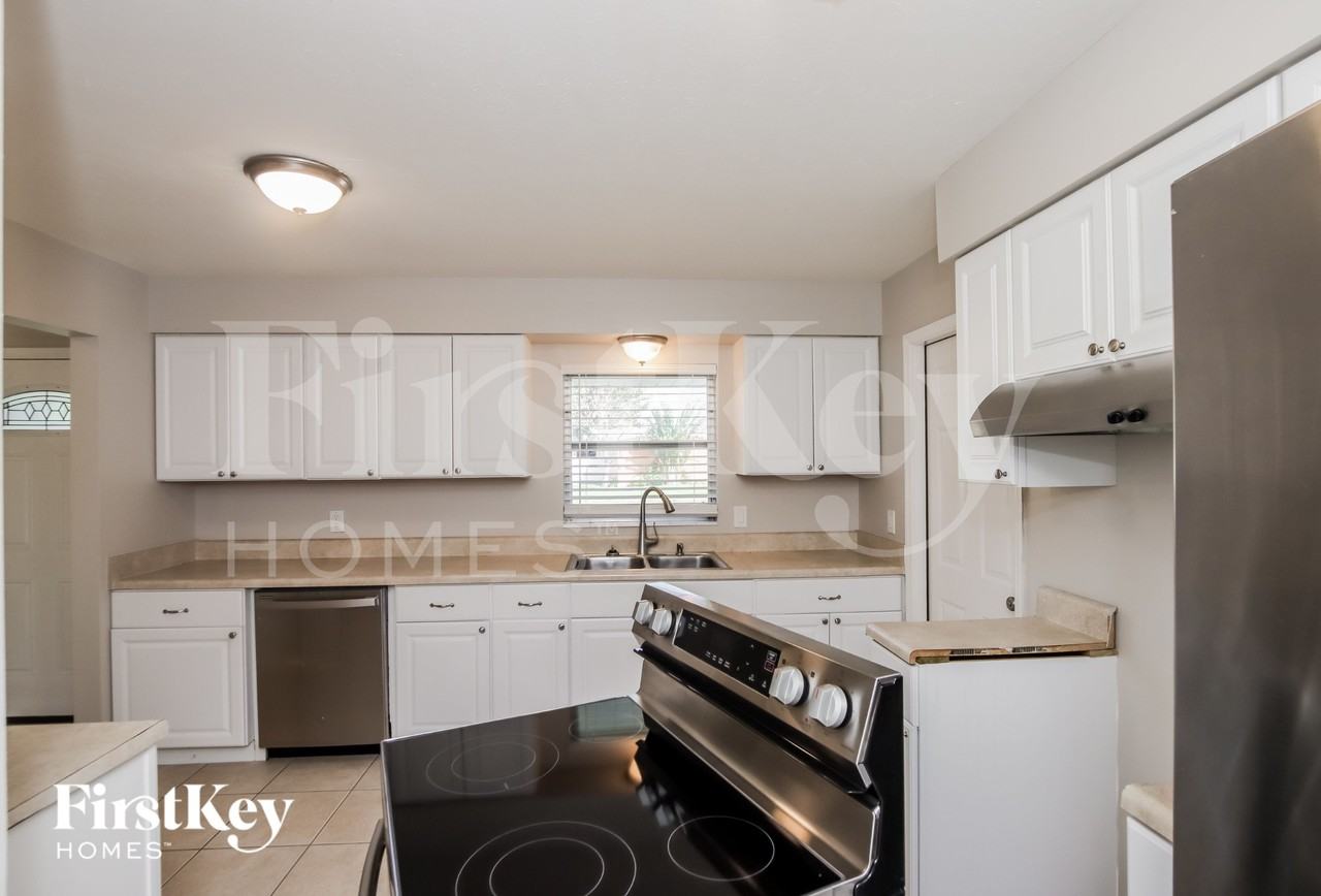 1056 Matador Dr - Photo 6 of 15