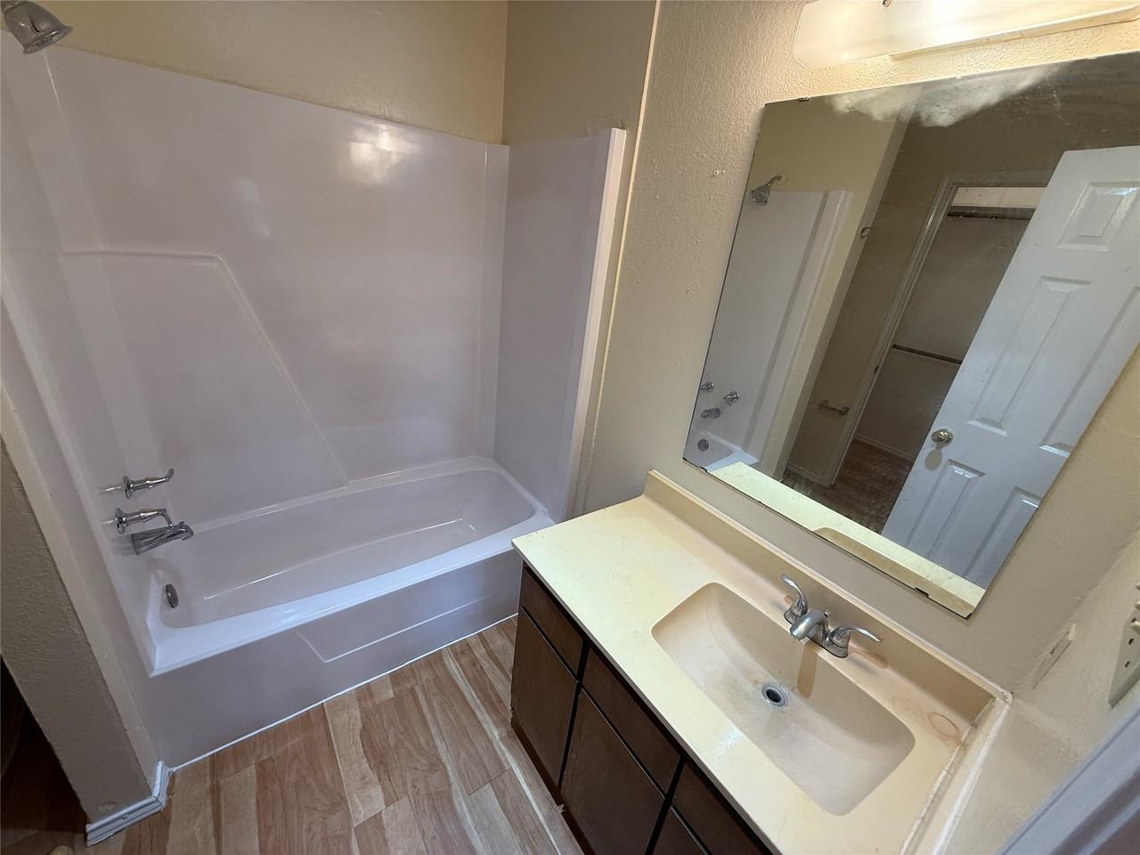 520 Bond St #1 - Photo 6 of 12