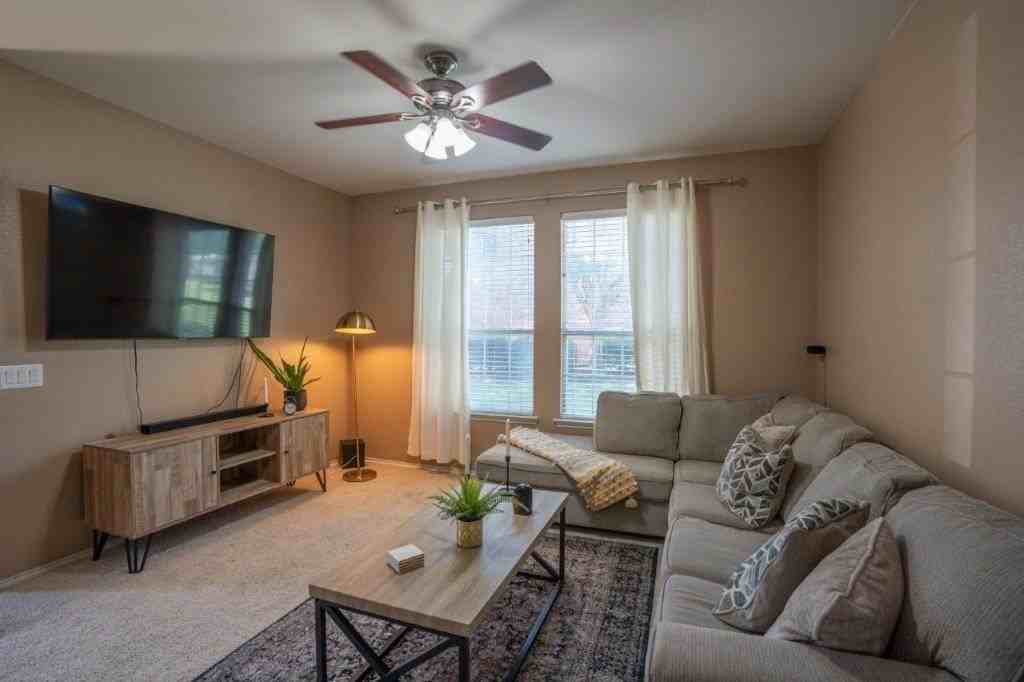 2210 Glacier Park Ln - Photo 3 of 16