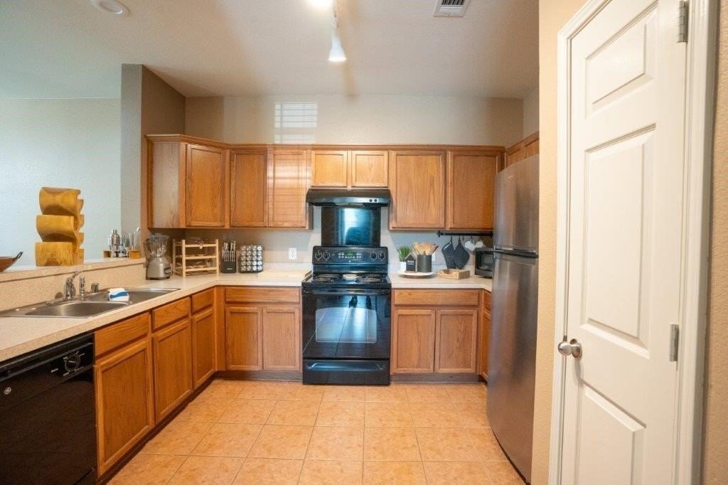 2210 Glacier Park Ln - Photo 6 of 16