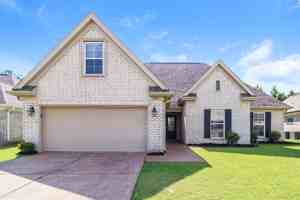 featured image of 3811 Dawnwood Cir W
