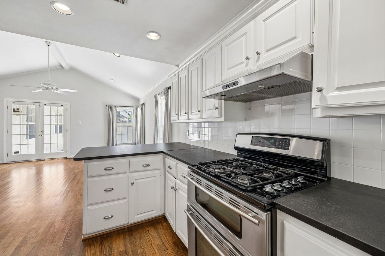 4429 Hyer St - Photo 5 of 18