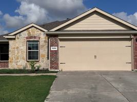 featured image of 1404 Pampa Grass Dr