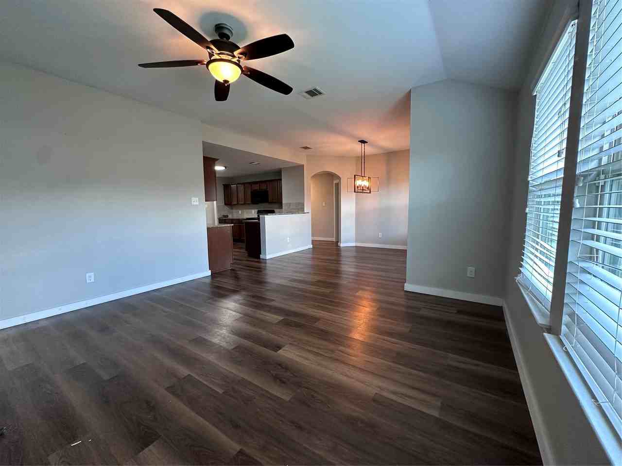 1404 Pampa Grass Dr - Photo 6 of 19