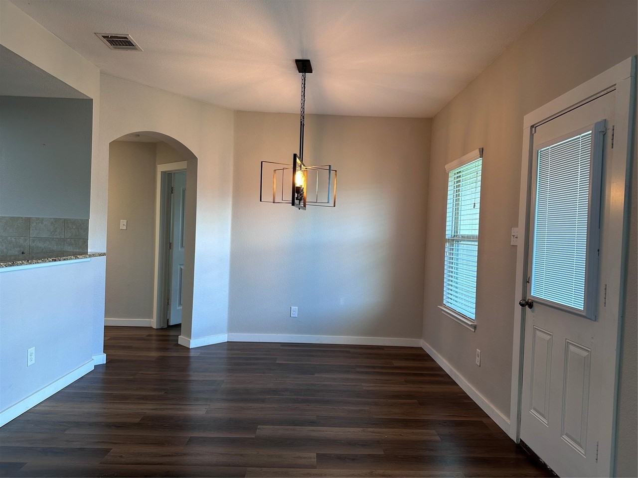 1404 Pampa Grass Dr - Photo 7 of 19
