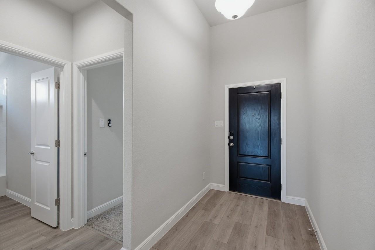 2309 Rooster Ln - Photo 4 of 37