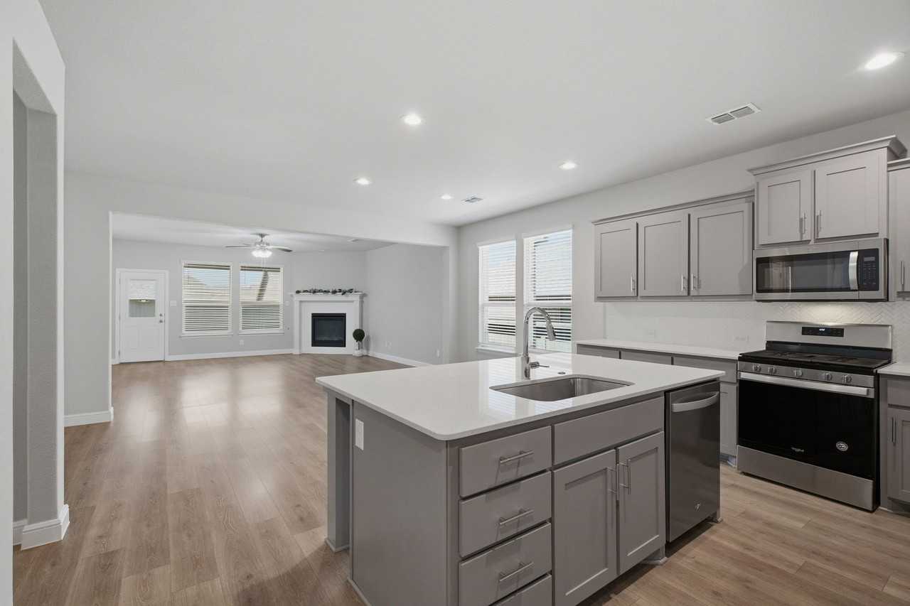2309 Rooster Ln - Photo 5 of 37